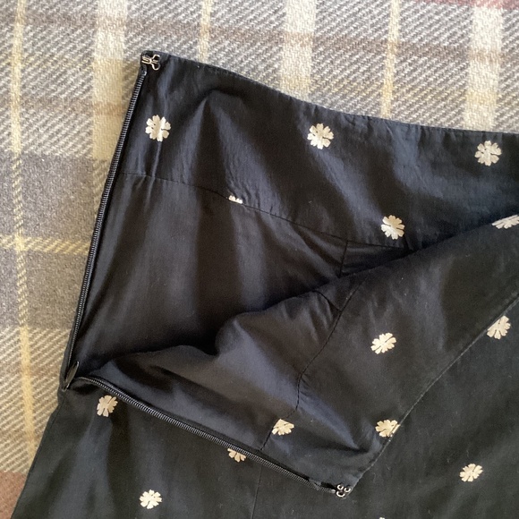 VINTAGE GAP COTTON BLACK CREAM FLORAL FIT & FLARE MIDI SKIRT SIZE 10 - Picture 3 of 10